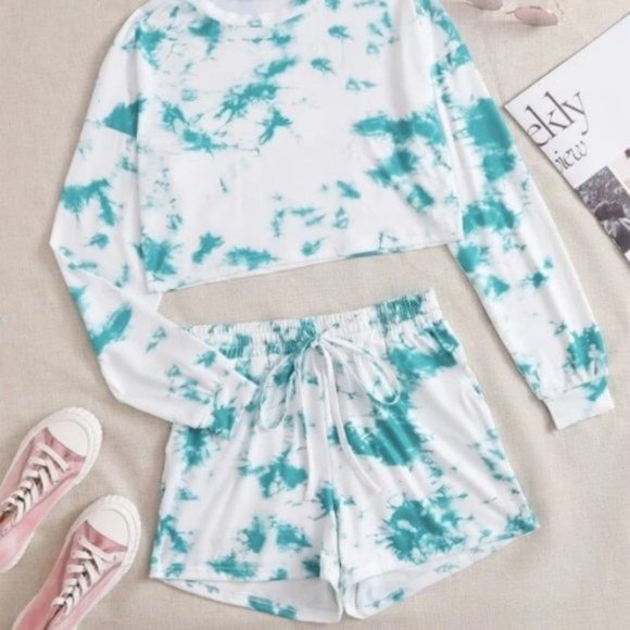 Vintage Pants - NWOT Blue Tie Dye Top & Tie Waist Shorts Set